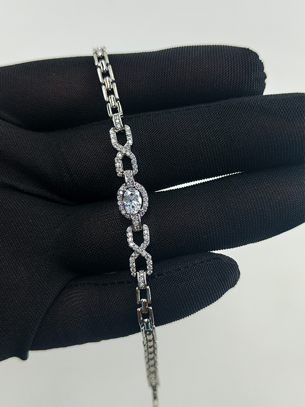 Xuping | Eternal Oval Infinity Pavé Bracelet - Image 4