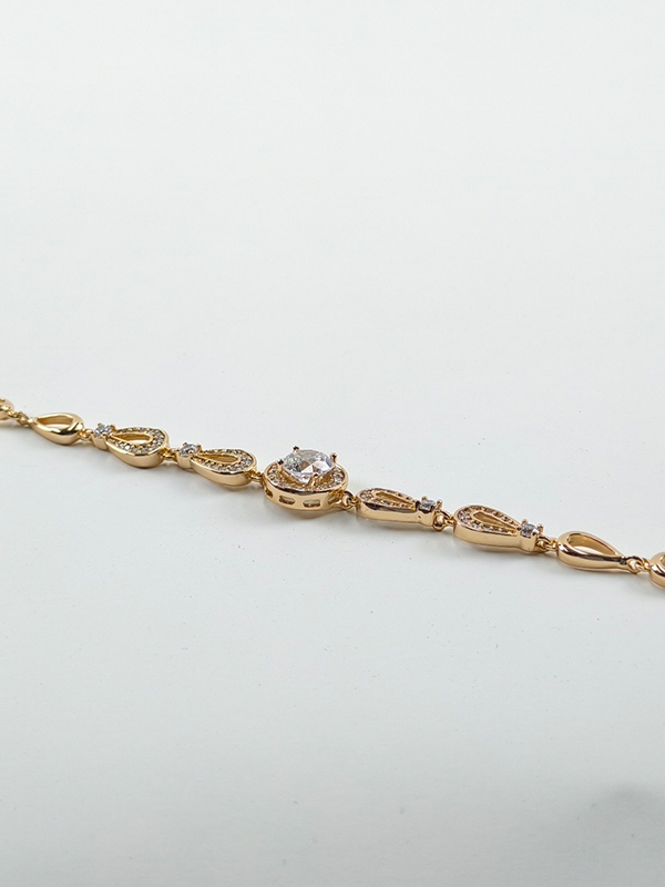 Xuping Golden Halo Solitaire Bracelet - Image 5